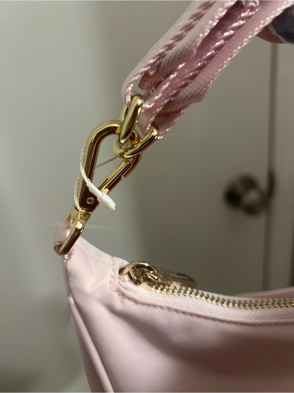 lululemon athletica Pale Pink Shoulder Bag with Gold Hardware - Picture 6 of 13
